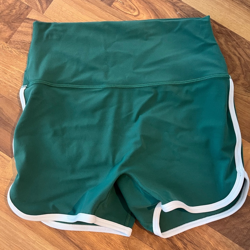 Athleta Transcend High-Rise Tipped 3” Shortie